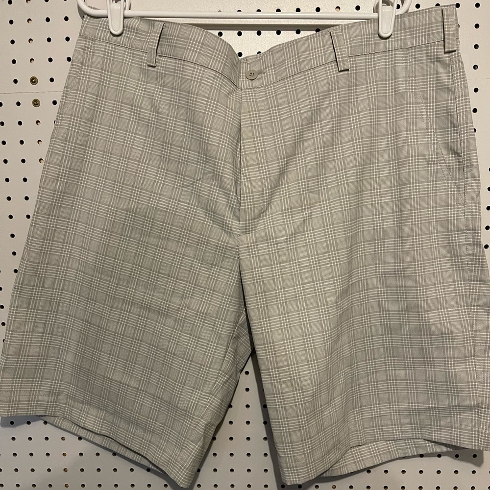 Nike golf shorts plaid grey gray size 40 euc worn once